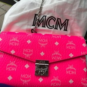 COPY - Visetos Coated Canvas Millie Crossbody Bag, Neon Pink